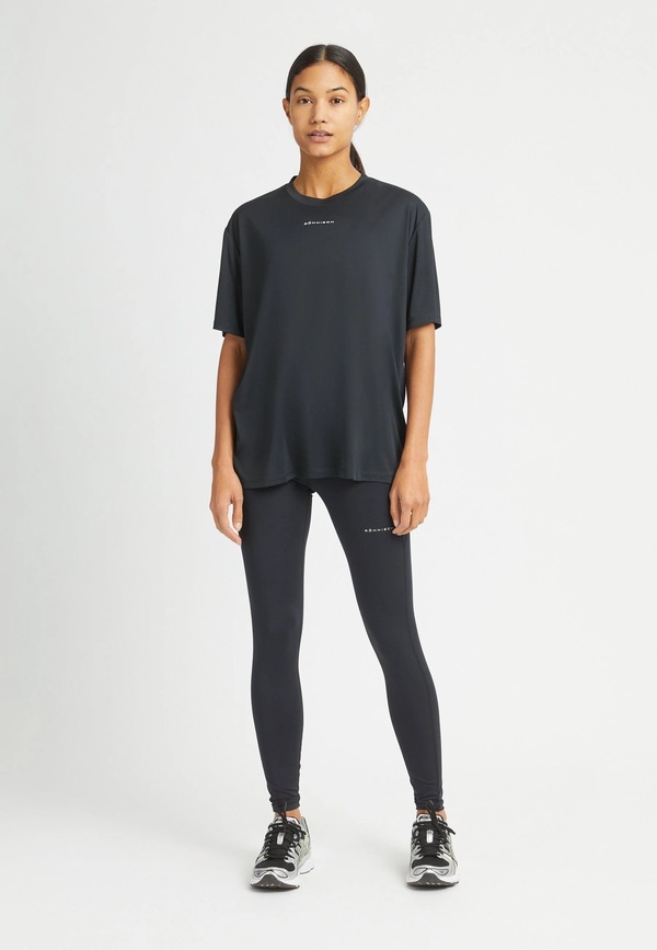 Røhnisch Court Loose Tee Black - Røhnisch